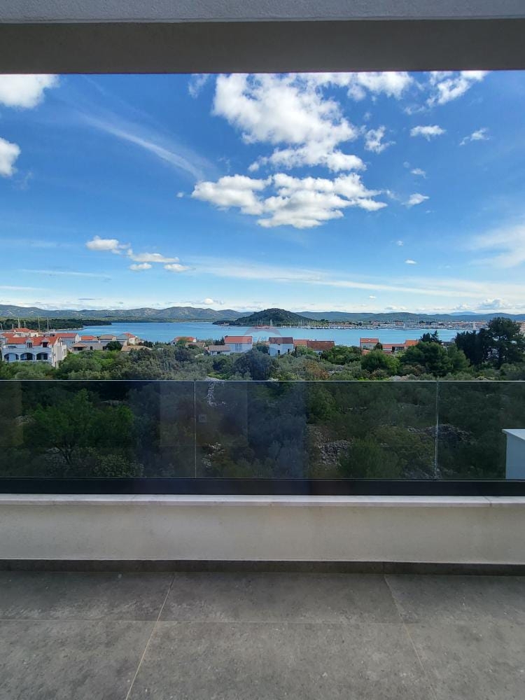 Stanovanje / Apartma Murter, 124,95m2