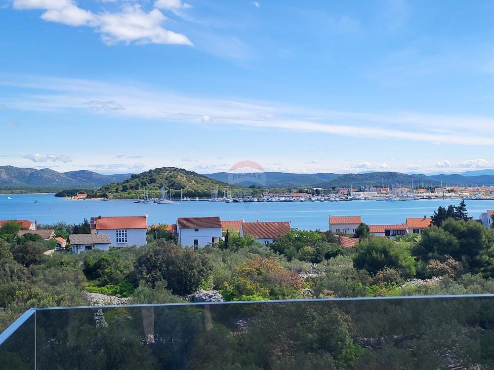Stanovanje / Apartma Murter, 124,95m2