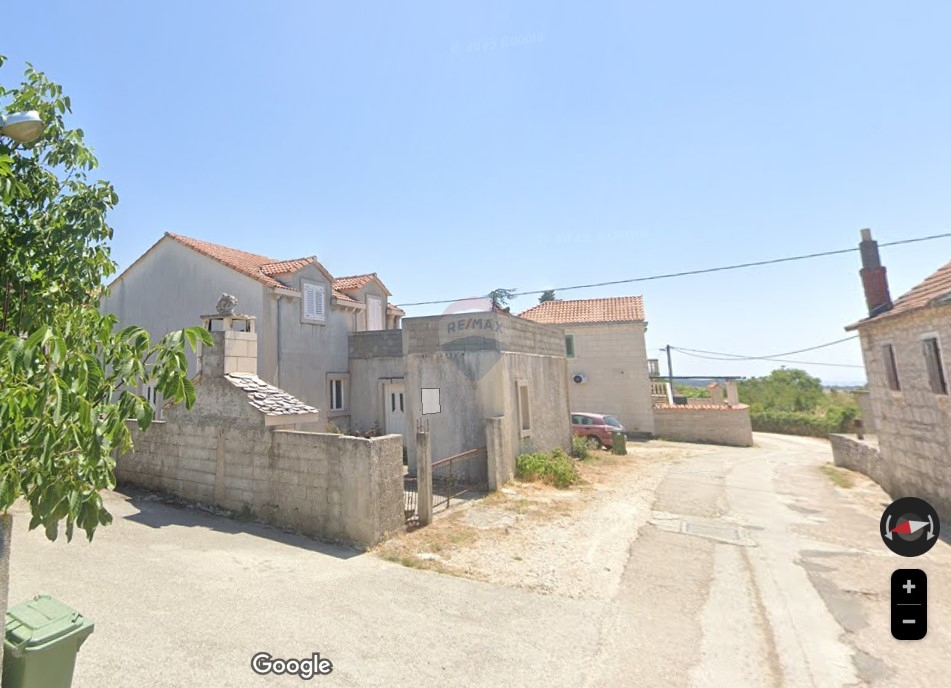 Samostojna hiša 175 m2 Gornji Humac, Brač