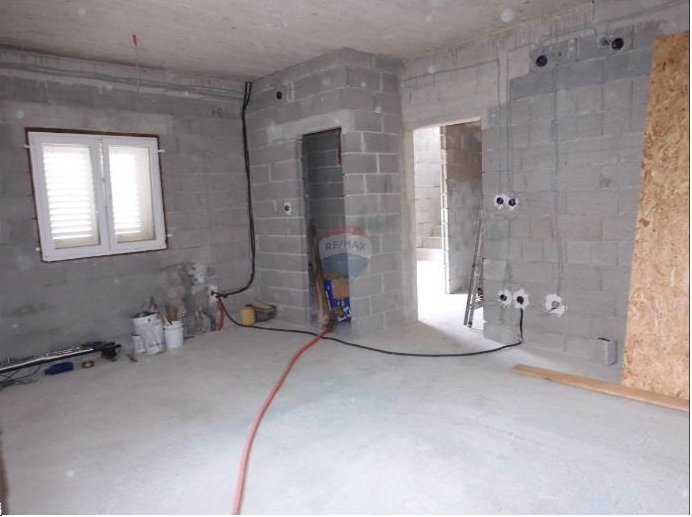 Samostojna hiša 175 m2 Gornji Humac, Brač