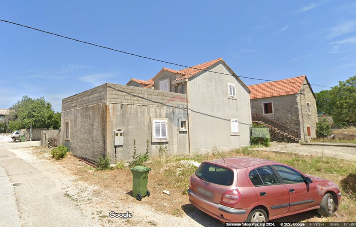 Samostojna hiša 175 m2 Gornji Humac, Brač