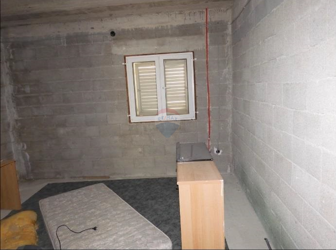 Samostojna hiša 175 m2 Gornji Humac, Brač