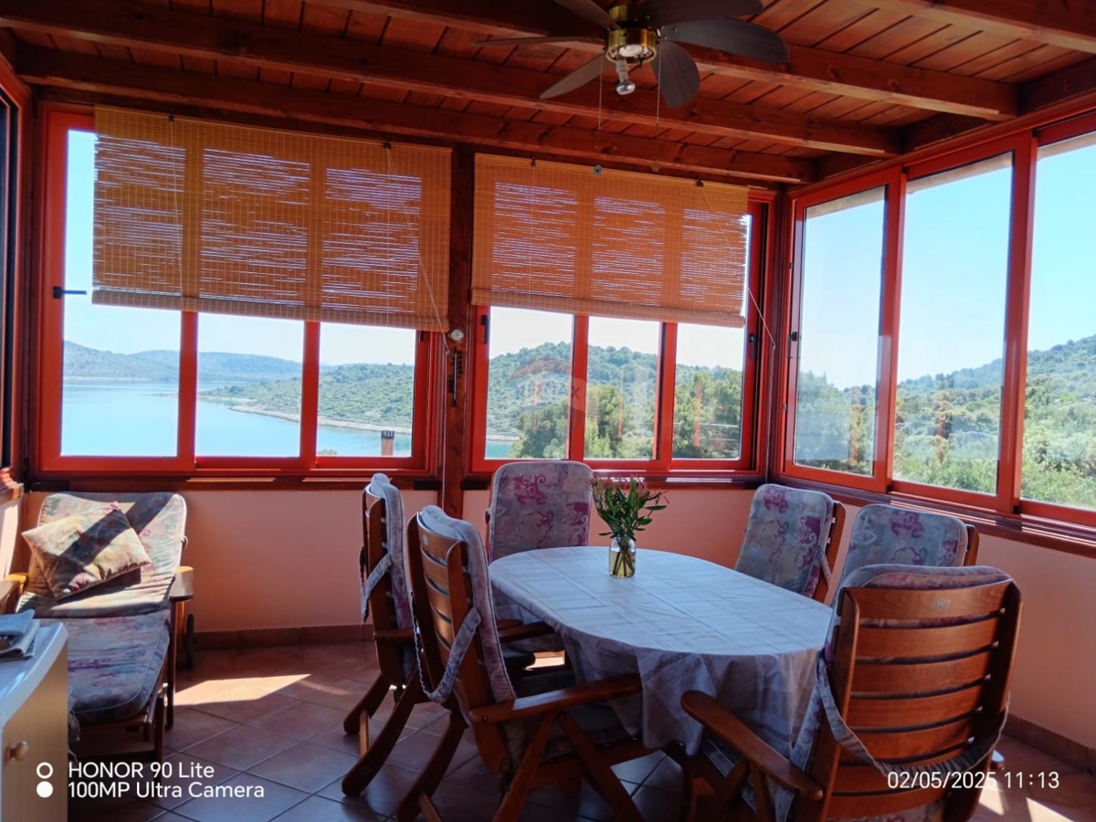 Hiša Kaprije, Šibenik - Okolica, 130m2