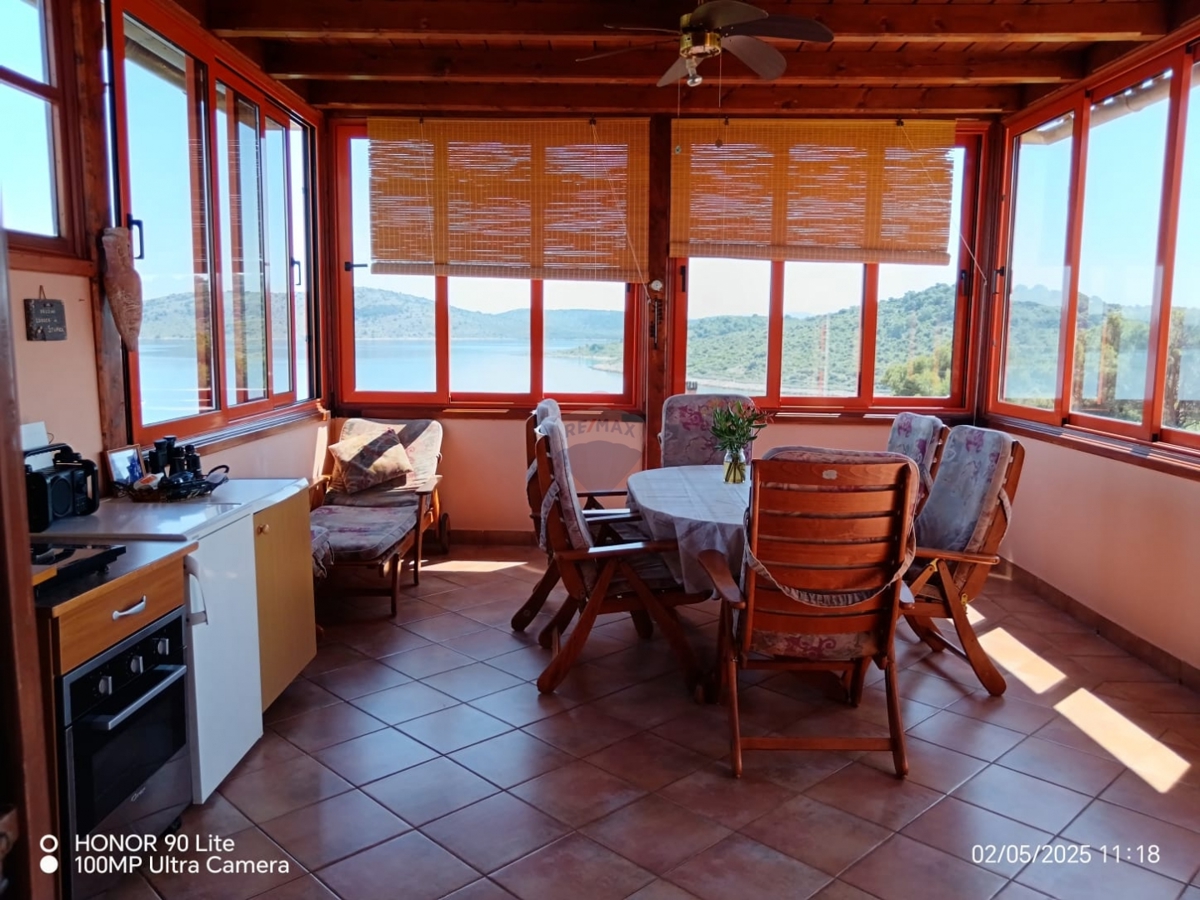 Hiša Kaprije, Šibenik - Okolica, 130m2