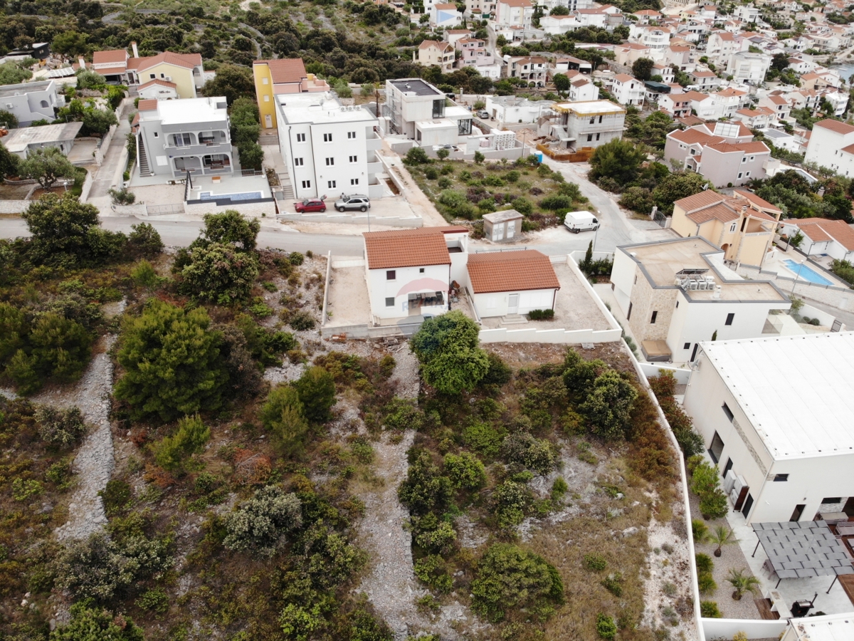 Zazidljivo zemljišče 1180 m2 Ljoljinica, Rogoznica