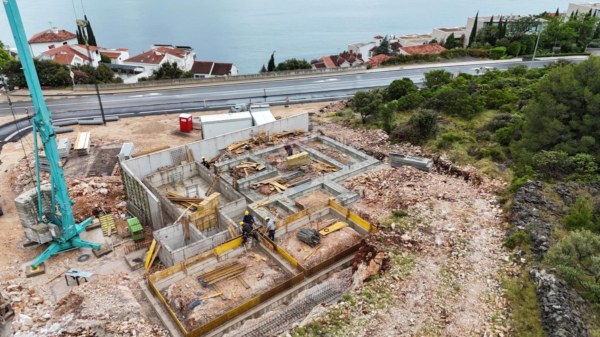 Luksuzni apartma s strešno teraso in bazenom (A5) - Primošten