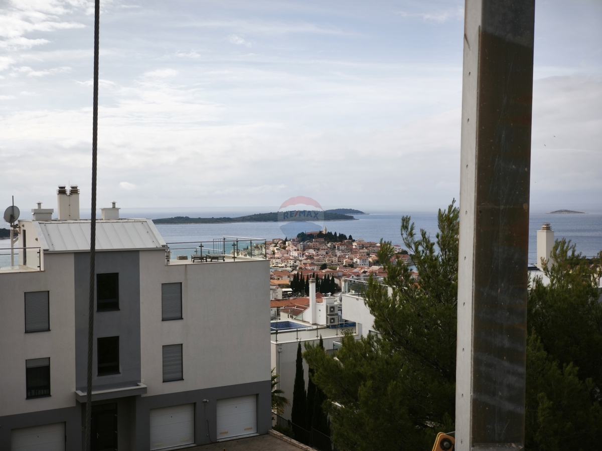 Dvosobno stanovanje z vrhunsko opremo v 1. nadstropju, 97,15 m², Primošten