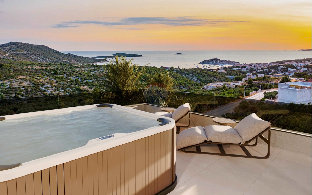 Luksuzni penthouse s tremi spalnicami in panoramskim razgledom (S7), Primošten