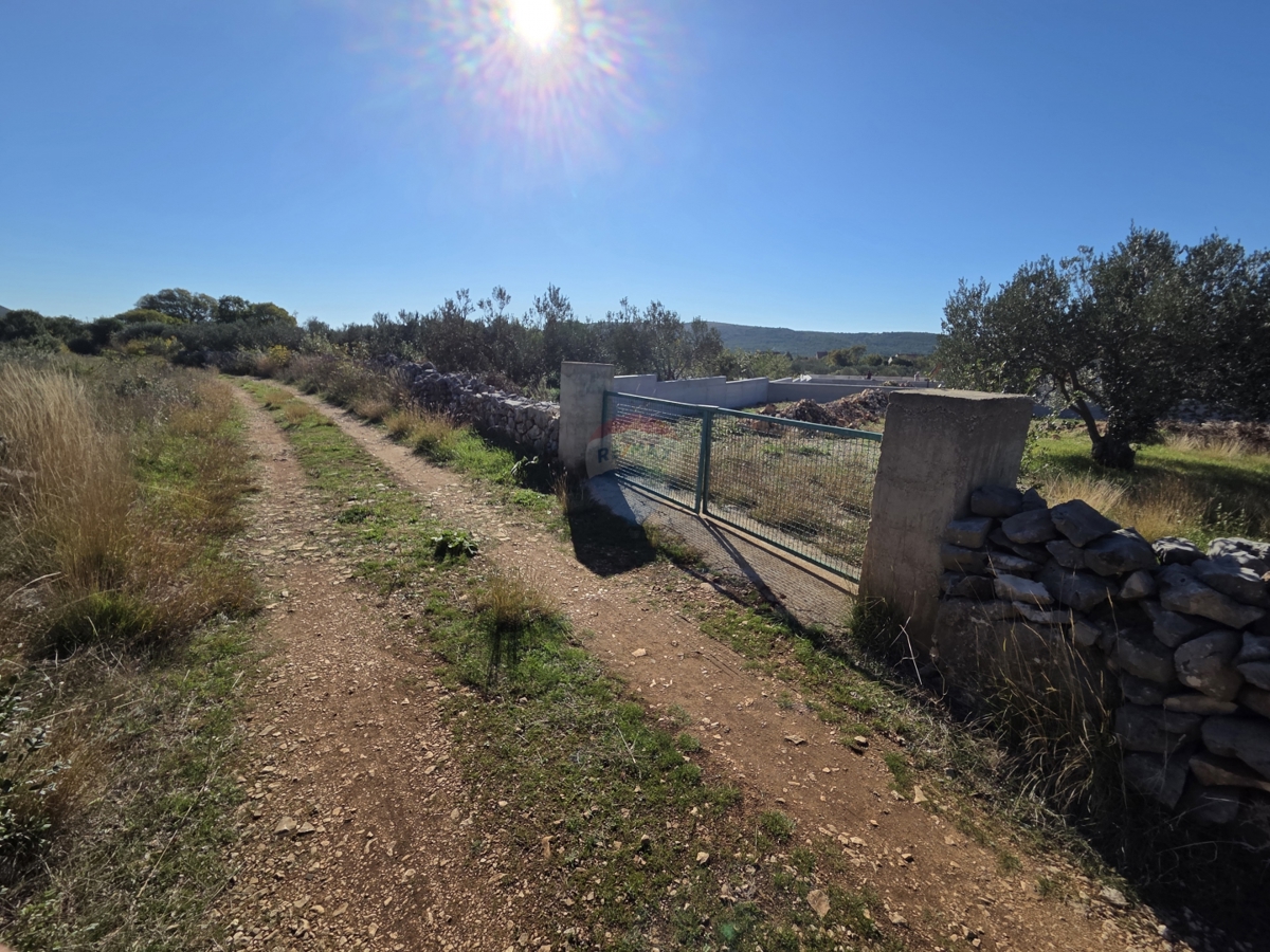 Zemljišče Dubrava Kod Šibenika, Šibenik - Okolica, 1.167m2