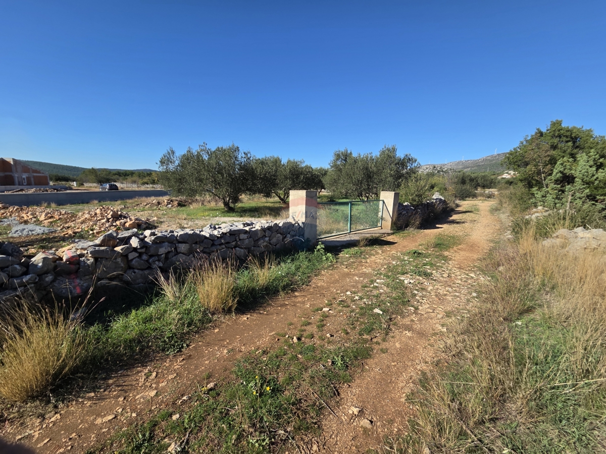 Zemljišče Dubrava Kod Šibenika, Šibenik - Okolica, 1.167m2