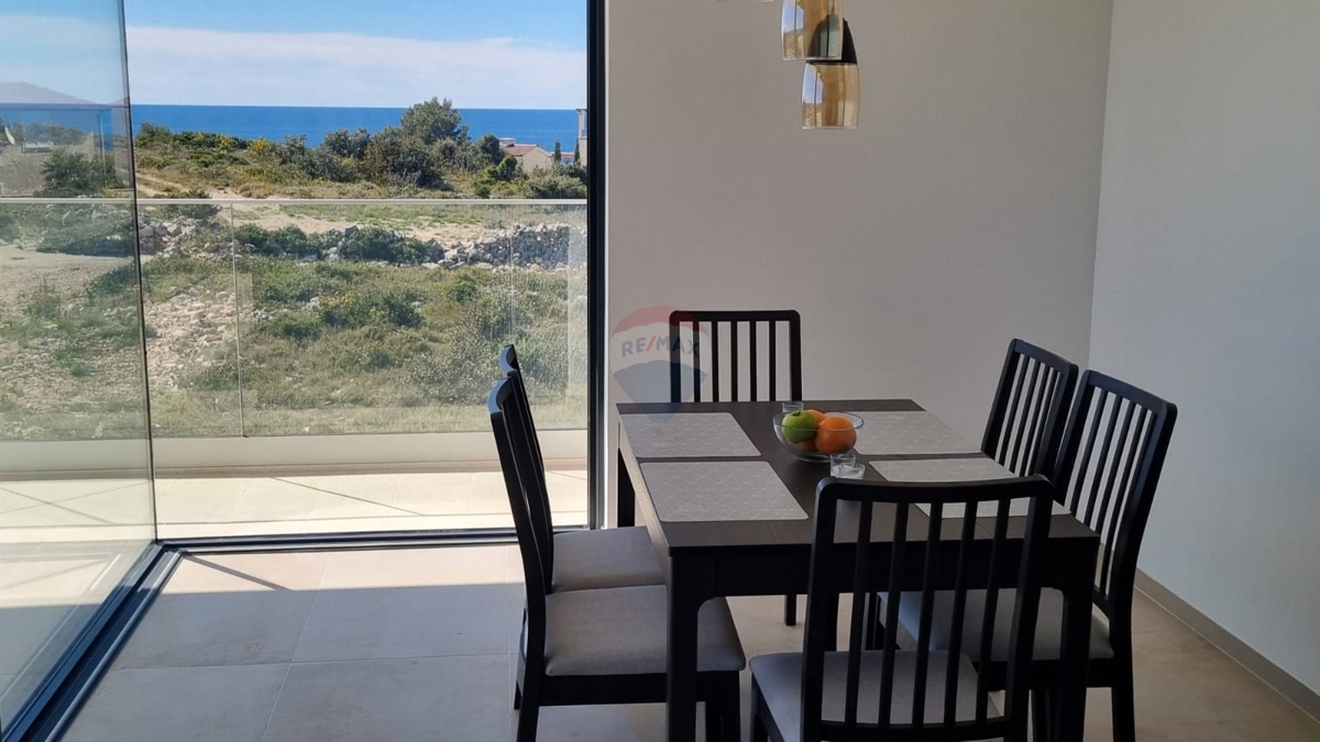 Redki dragulj: Premium apartma s panoramskim pogledom na morje na idiličnem polotoku Ražanj