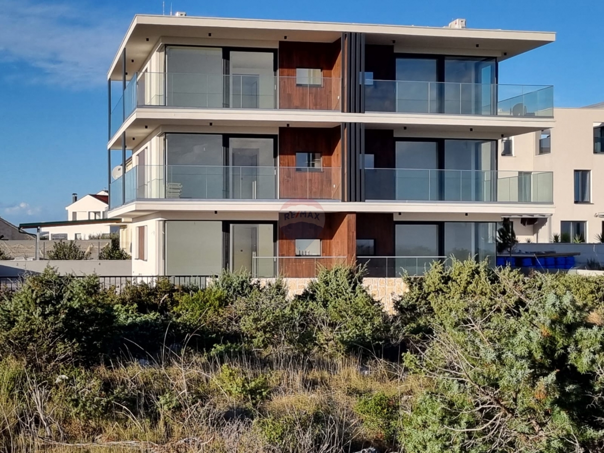 Redki dragulj: Premium apartma s panoramskim pogledom na morje na idiličnem polotoku Ražanj