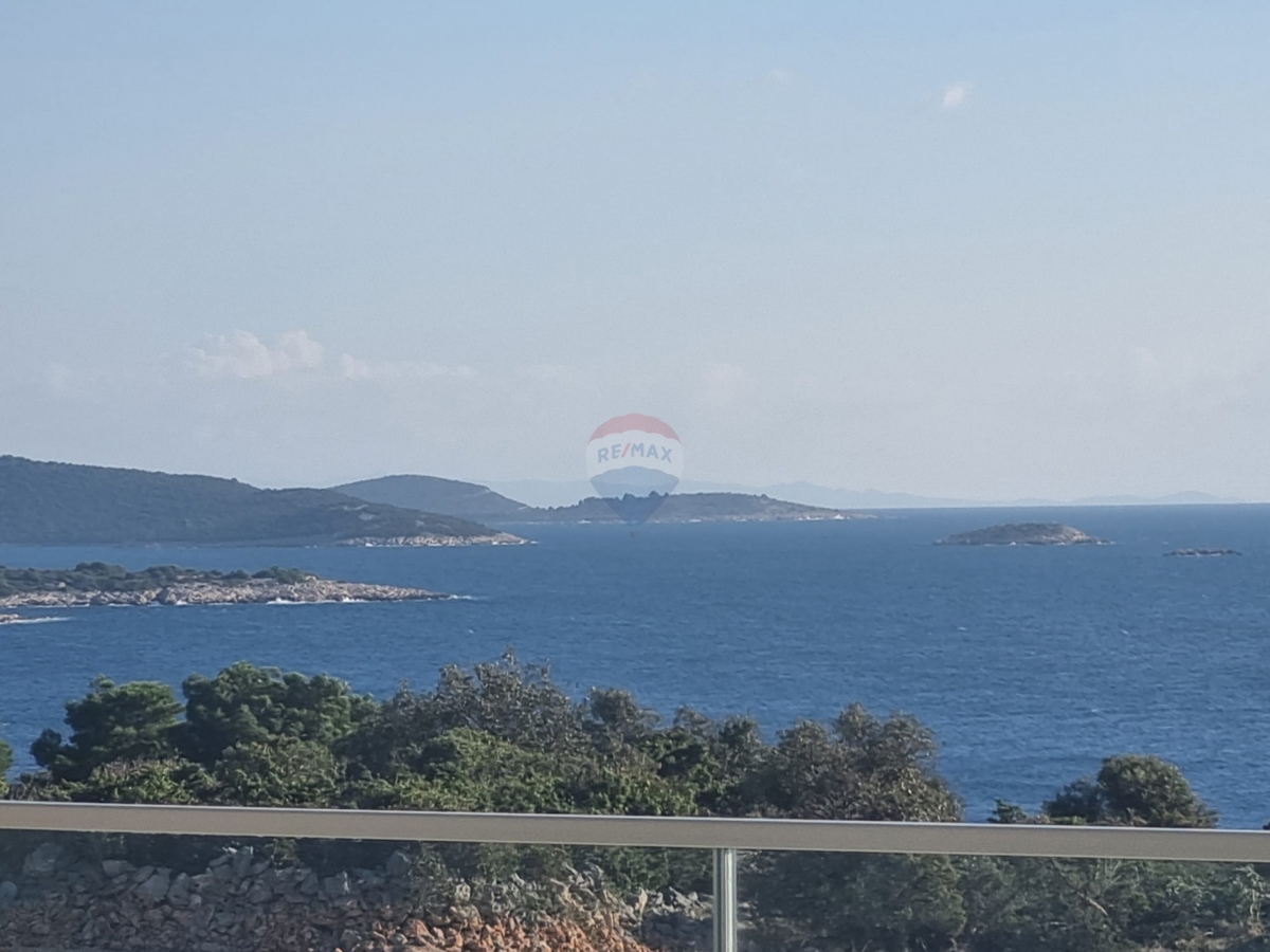 Redki dragulj: Premium apartma s panoramskim pogledom na morje na idiličnem polotoku Ražanj