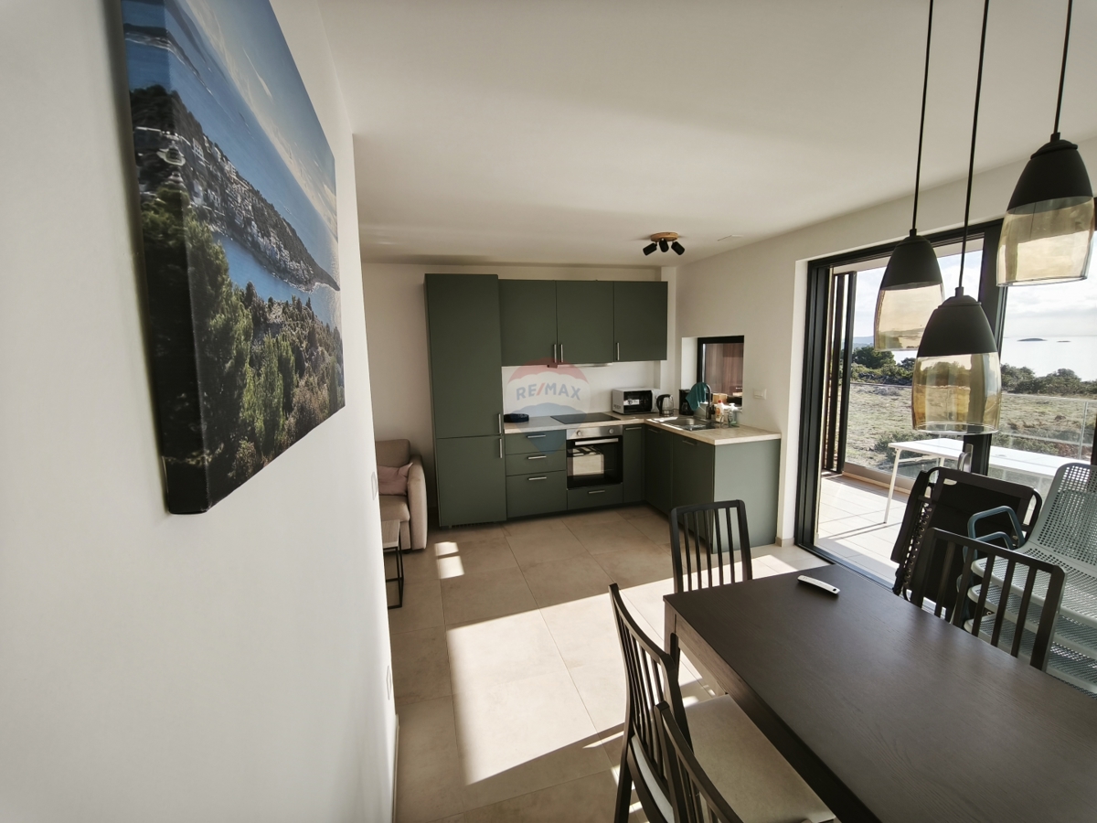 Redki dragulj: Premium apartma s panoramskim pogledom na morje na idiličnem polotoku Ražanj