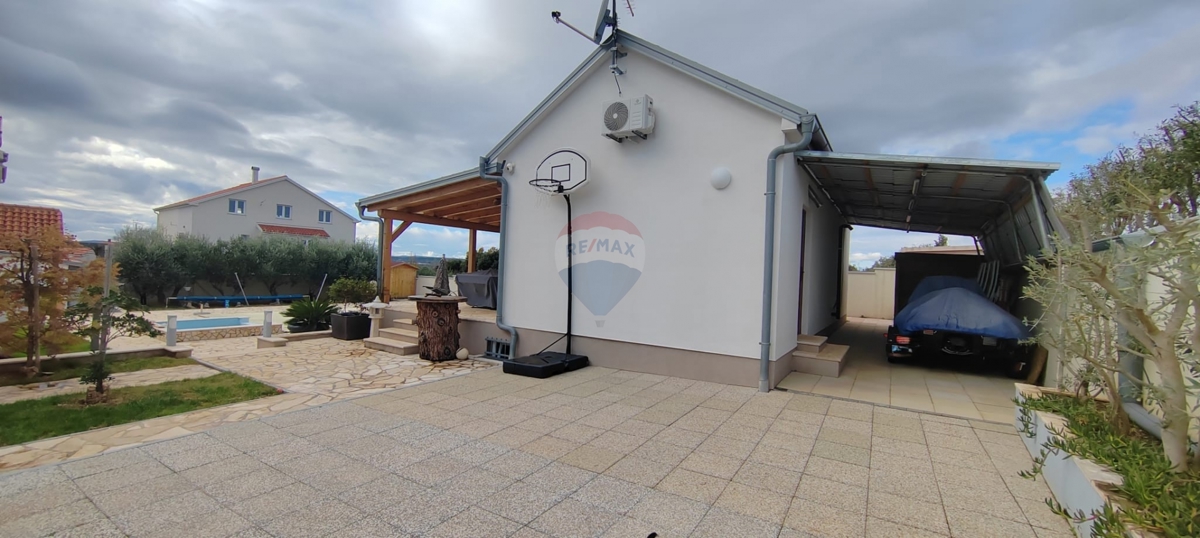 Hiša Donja Jagodnja, Polača, 250m2