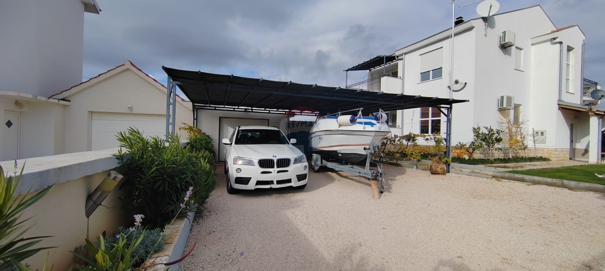 Hiša Donja Jagodnja, Polača, 250m2