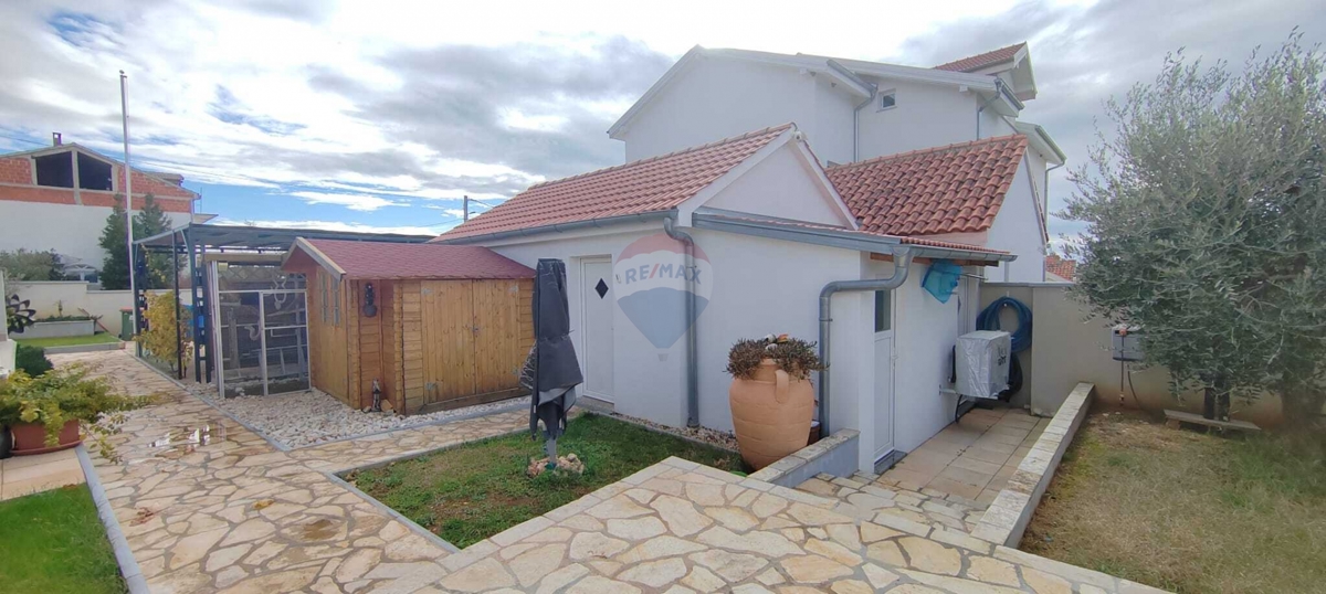 Hiša Donja Jagodnja, Polača, 250m2