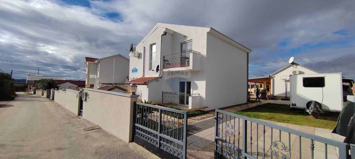 Hiša Donja Jagodnja, Polača, 250m2