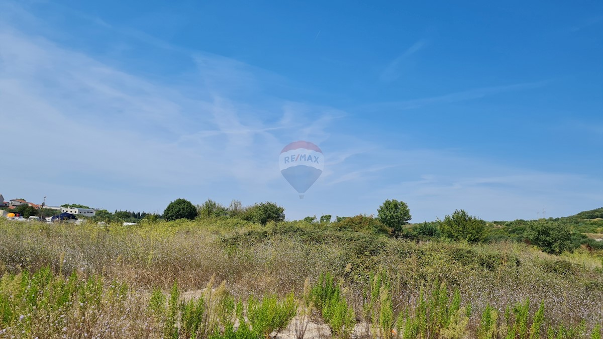 Zemljišče Gornje Ražine, Šibenik, 4.016m2