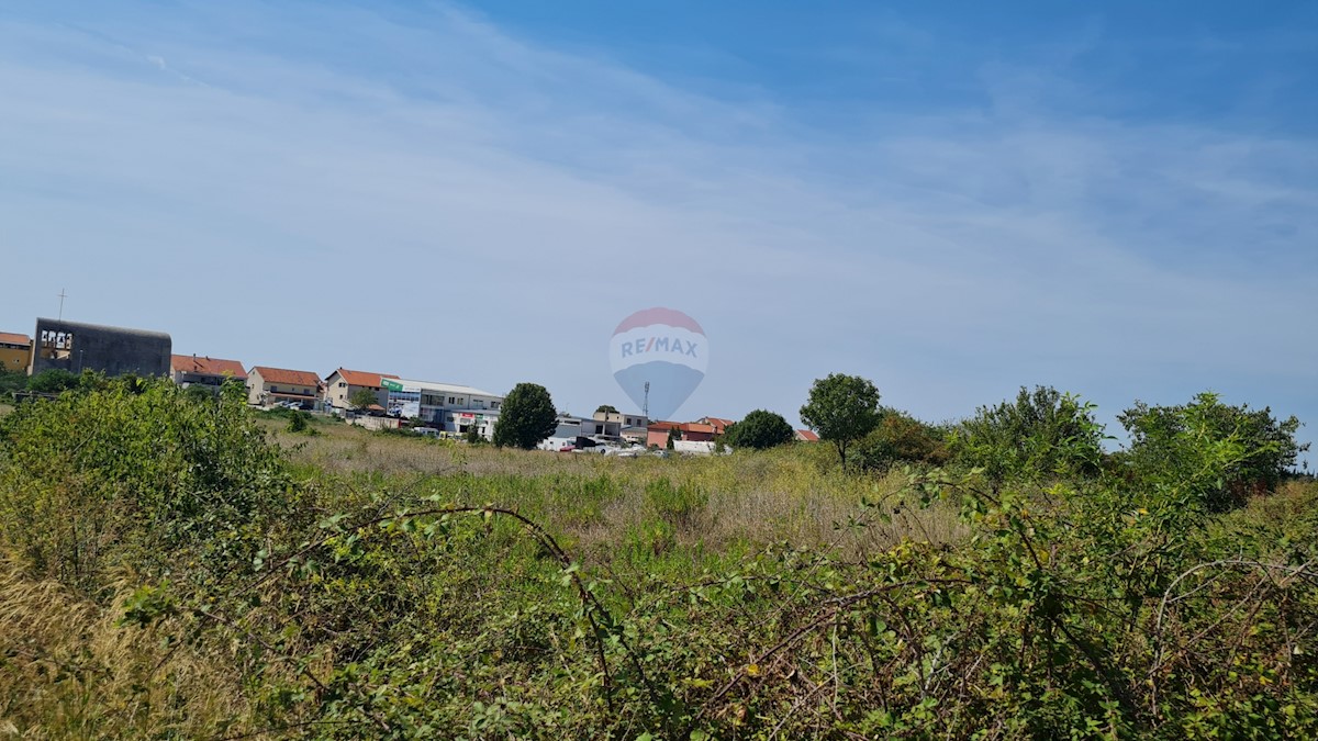 Zemljišče Gornje Ražine, Šibenik, 4.016m2