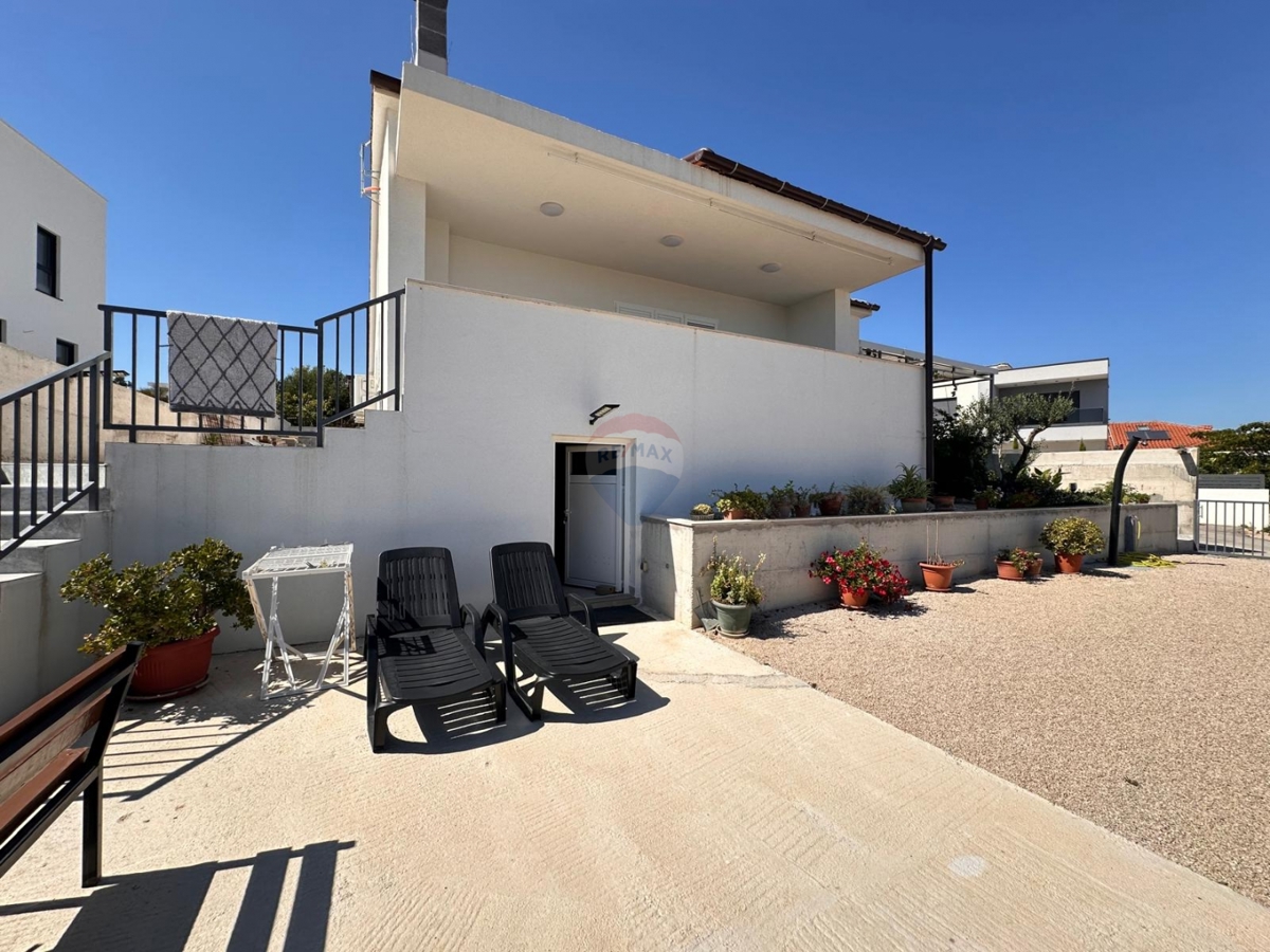 Hiša Vodice, 160m2