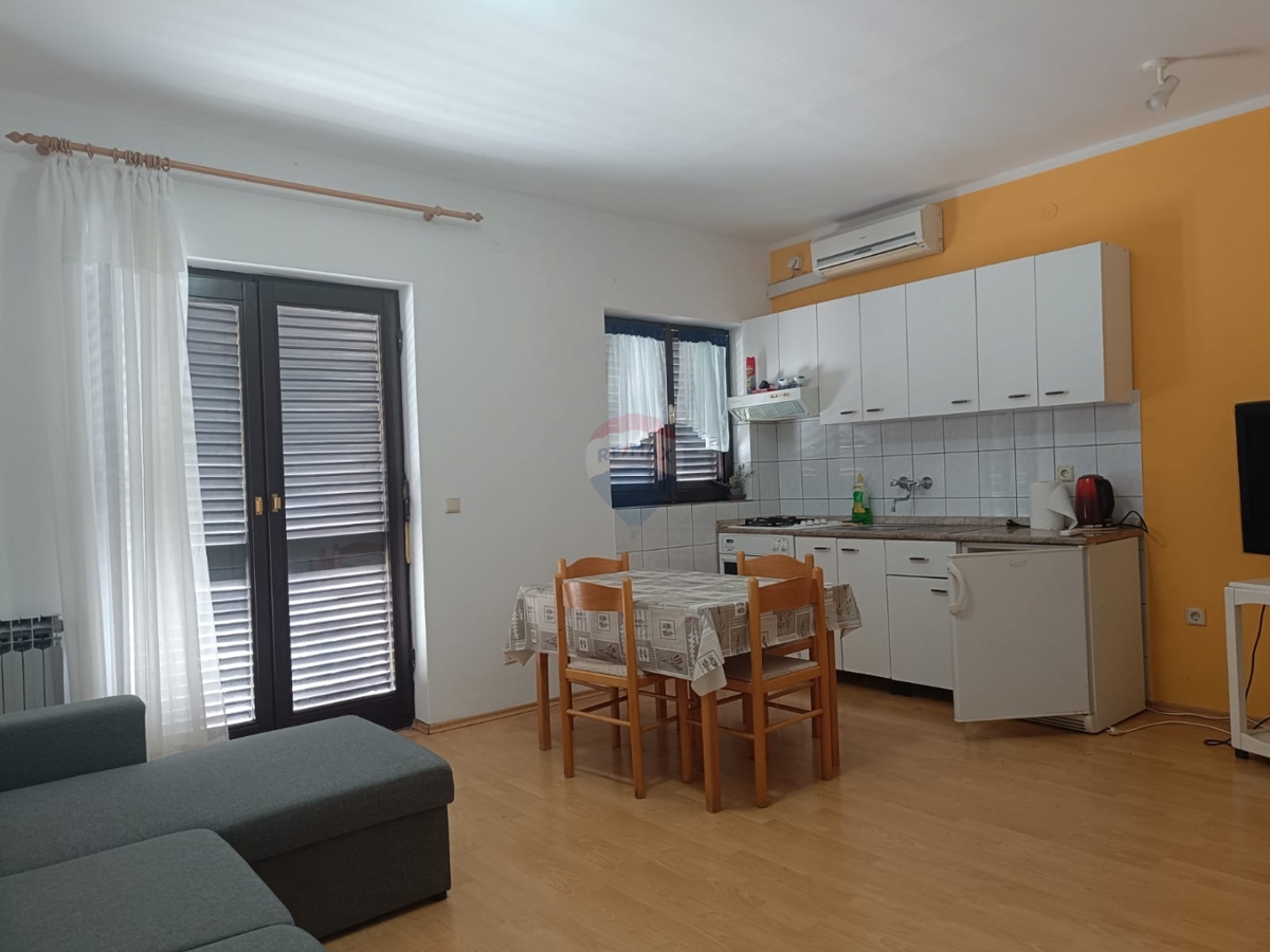 Hiša Pirovac, 122m2
