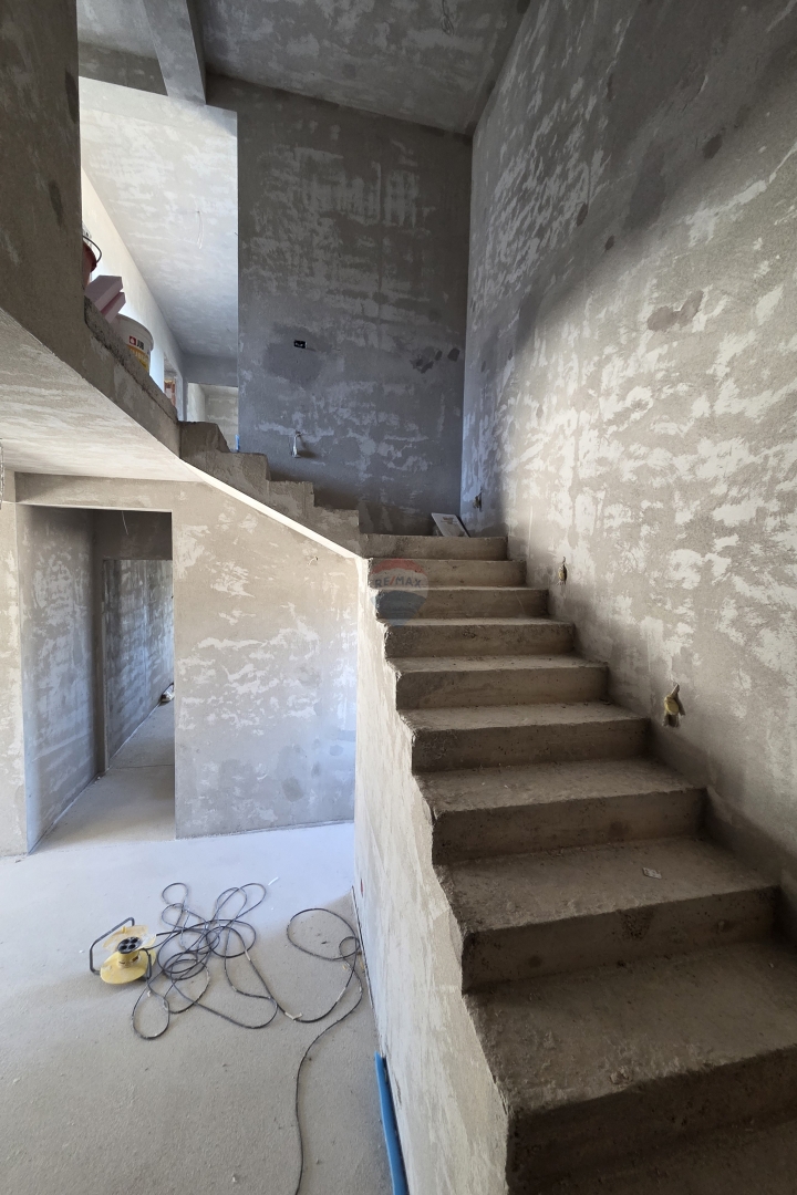 Hiša Lozovac, Šibenik - Okolica, 238m2