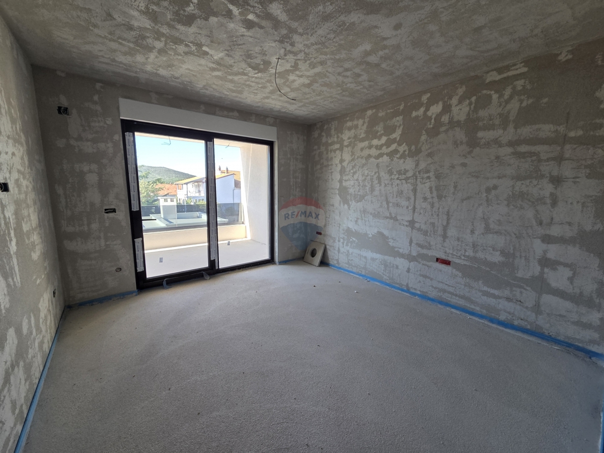 Hiša Lozovac, Šibenik - Okolica, 238m2