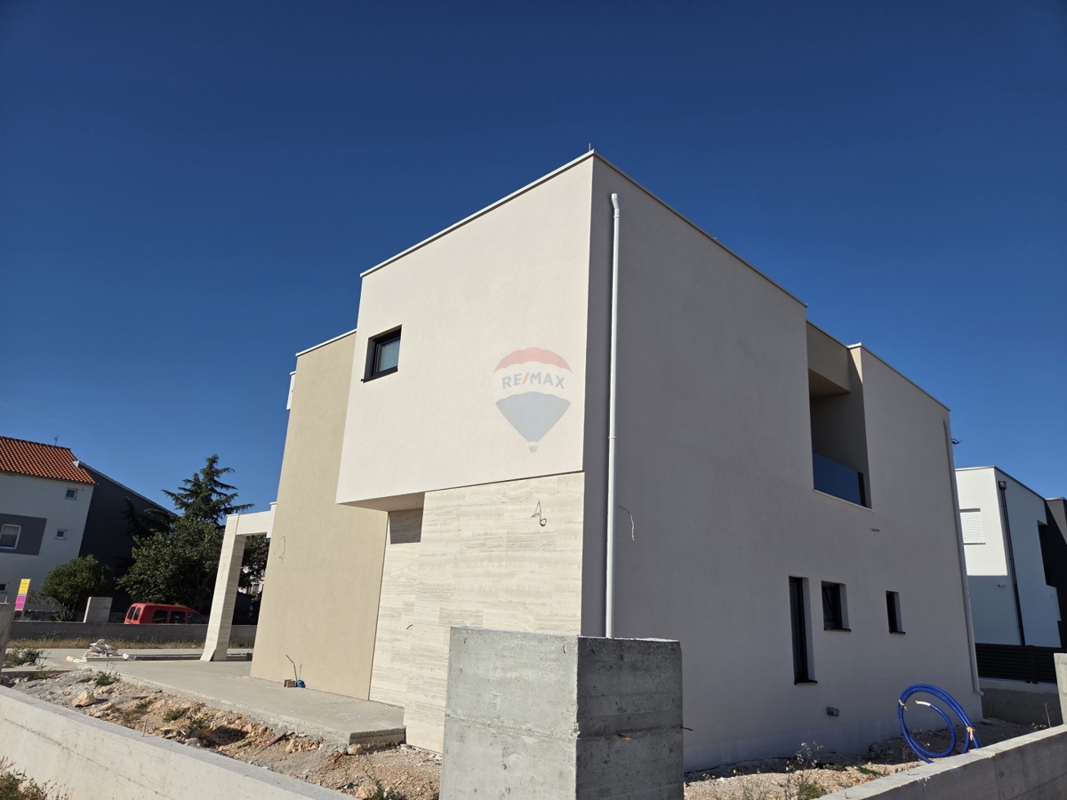 Hiša Lozovac, Šibenik - Okolica, 238m2