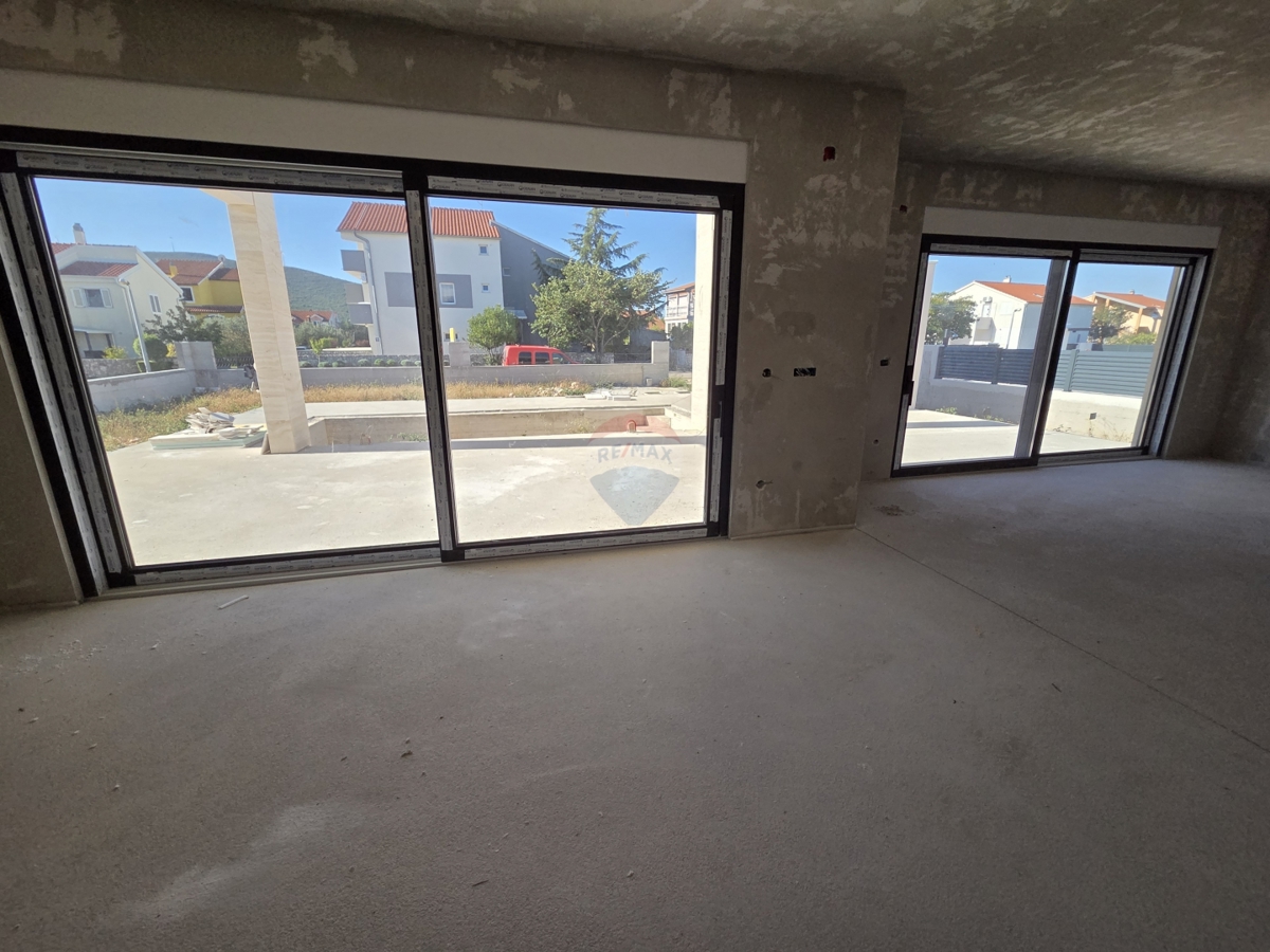 Hiša Lozovac, Šibenik - Okolica, 238m2