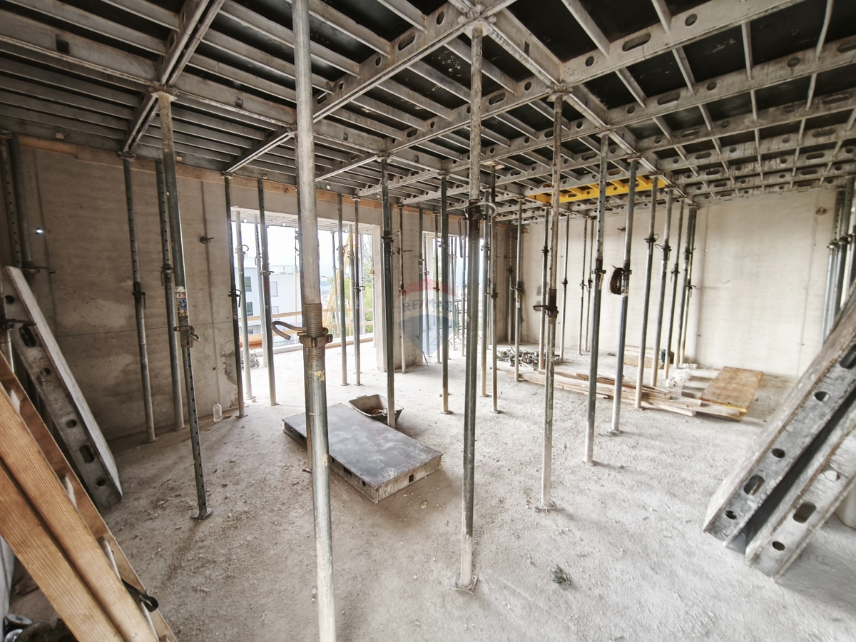 Dvosobno stanovanje z ogrevanim bazenom, vrtom in vrhunsko opremo 97,1 m², Primošten