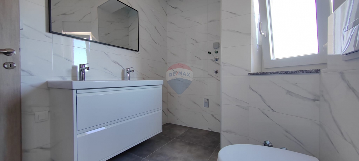 Stanovanje / Apartma Brodarica, Šibenik - Okolica, 85,62m2