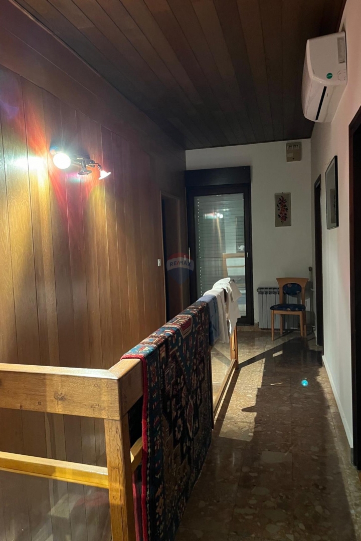 Hiša Varoš, Šibenik, 420m2