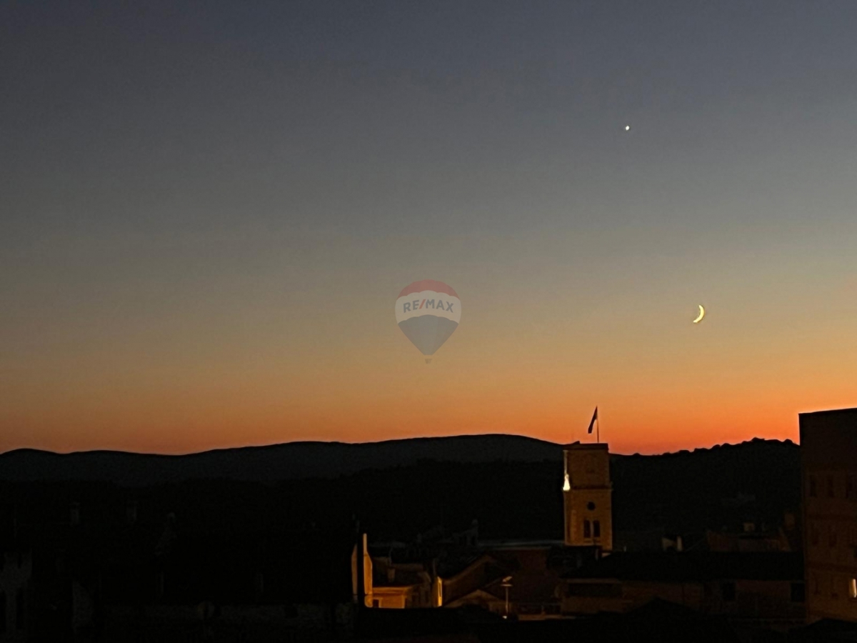 Hiša Varoš, Šibenik, 420m2