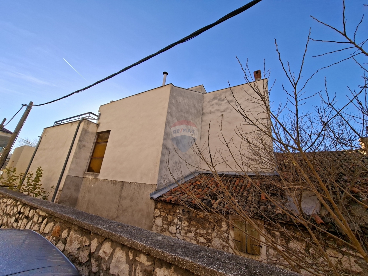 Hiša Varoš, Šibenik, 420m2