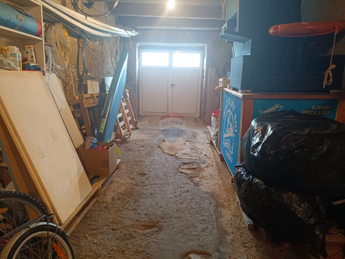 Stanovanje / Apartma Tribunj, 154,81m2