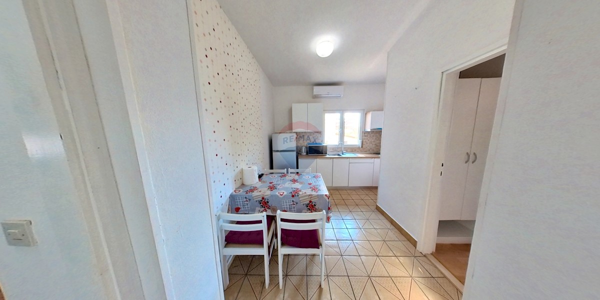 Stanovanje / Apartma Pirovac, 211m2