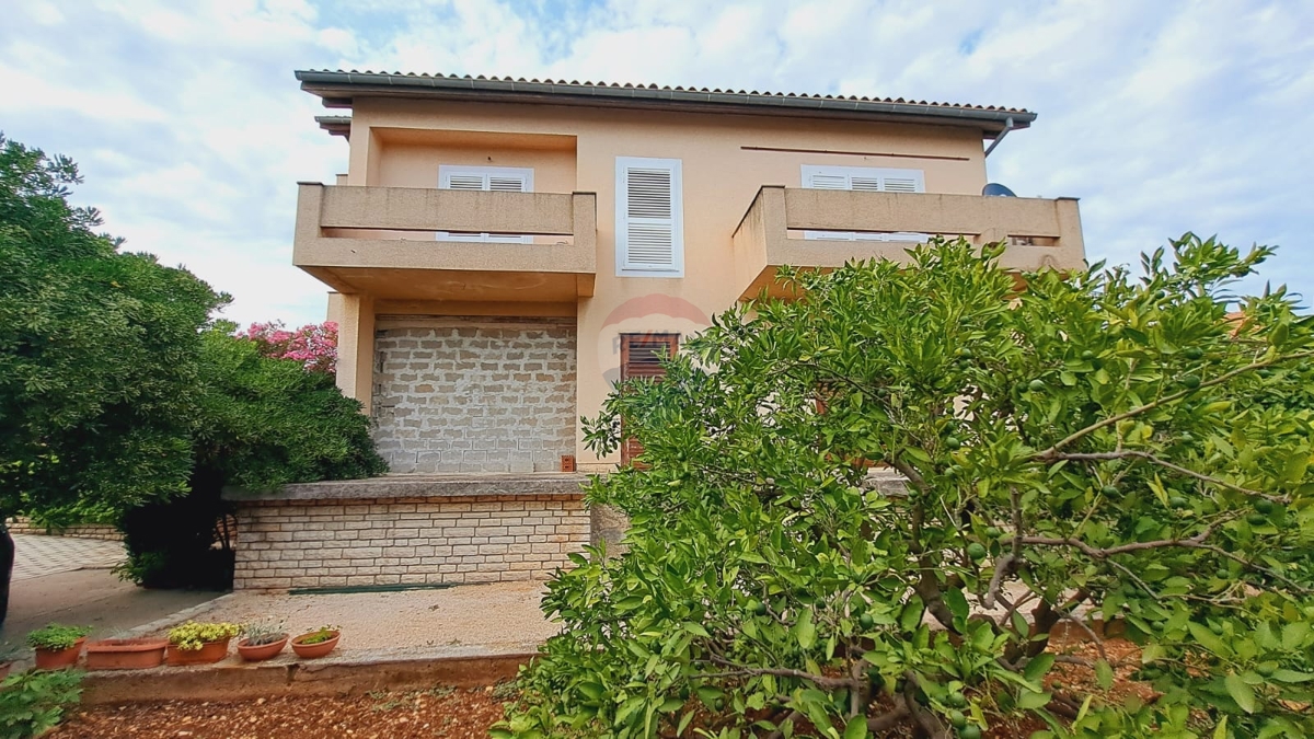 Hiša Brodarica, Šibenik - Okolica, 240m2
