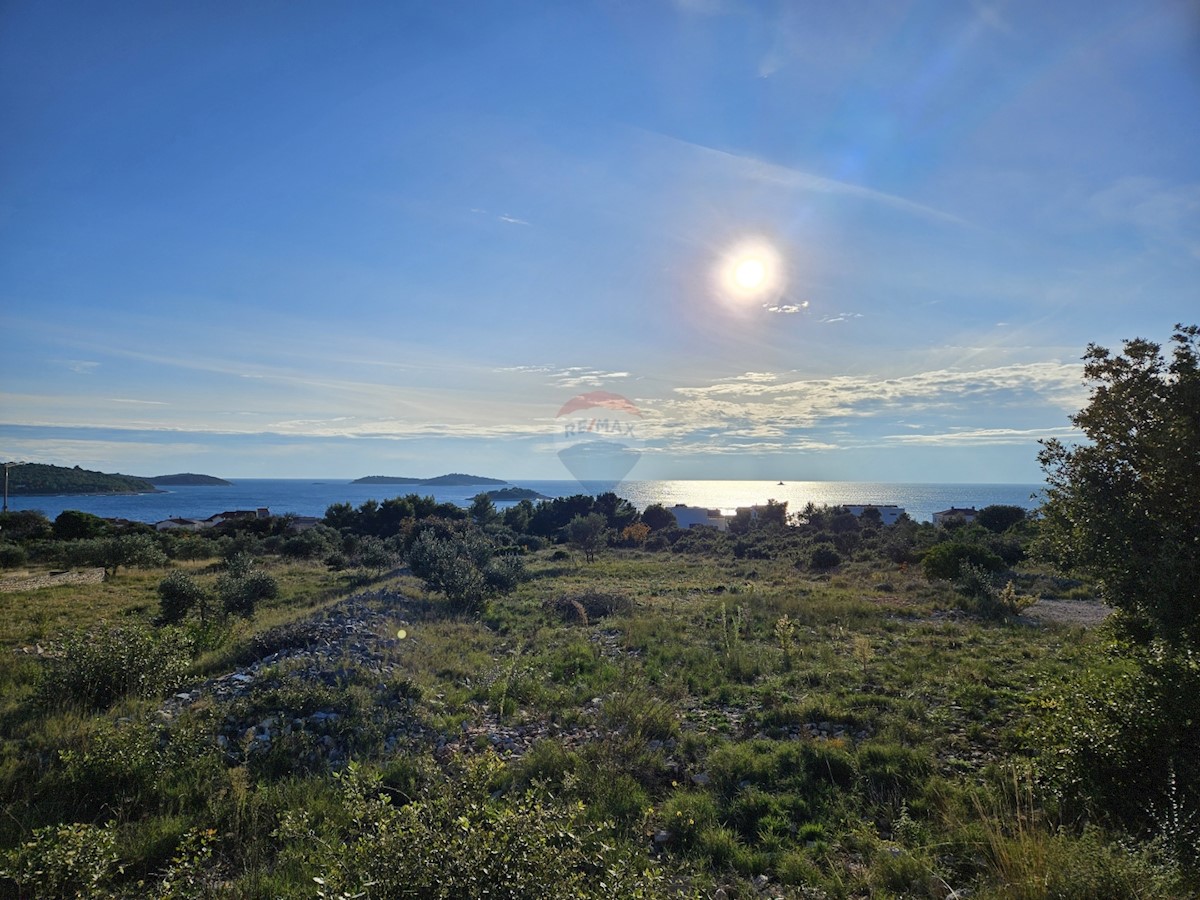 Zazidljivo zemljišče 1684 m2, Rogoznica