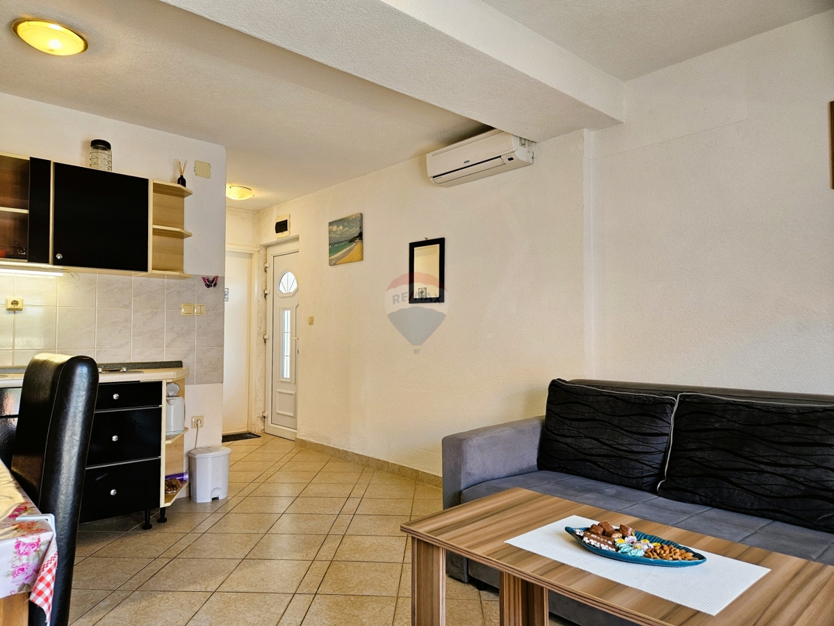 Apartmajska hiša s pogledom na morje, Rogoznica