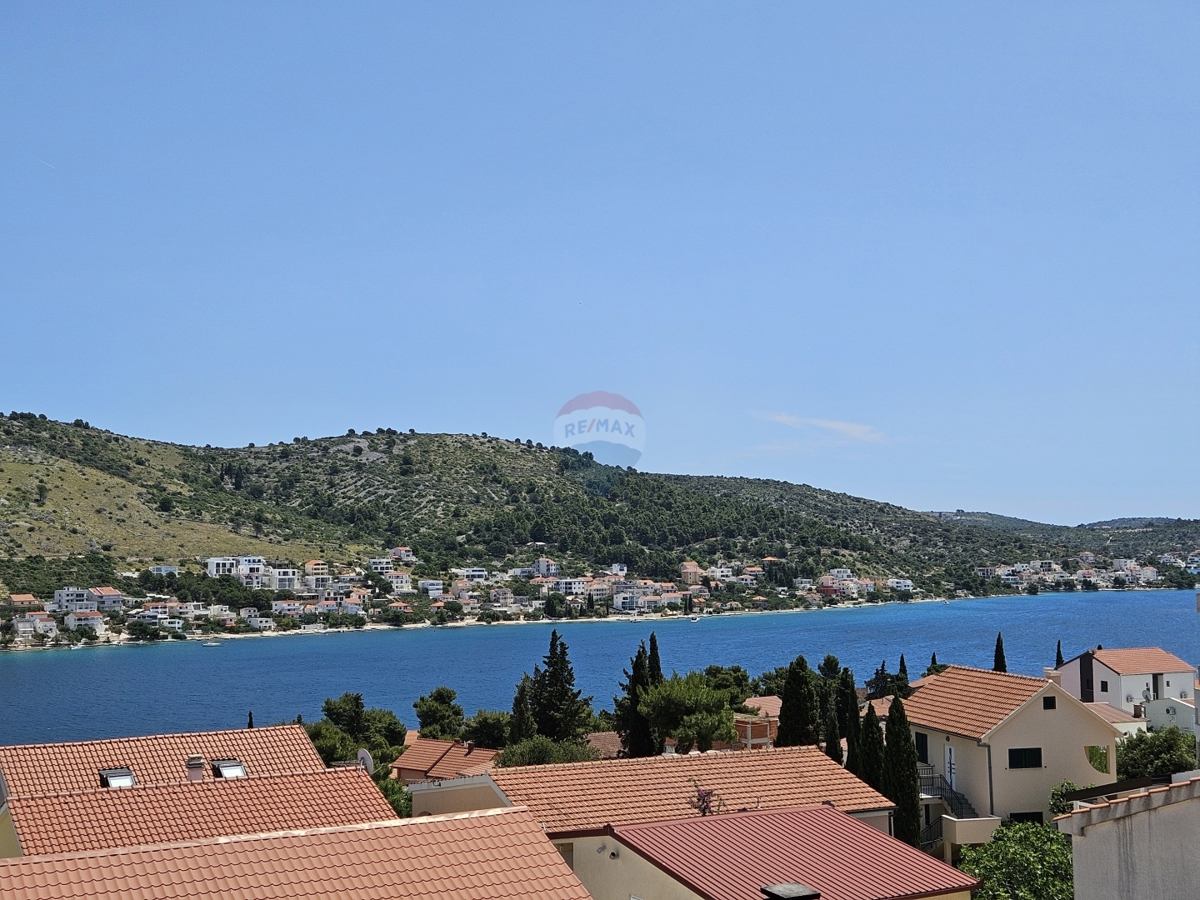 Apartmajska hiša s pogledom na morje, Rogoznica
