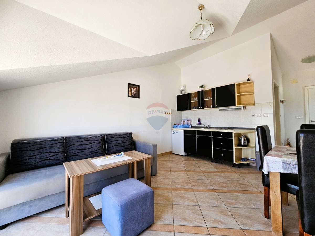 Apartmajska hiša s pogledom na morje, Rogoznica