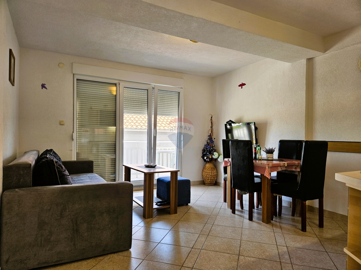 Apartmajska hiša s pogledom na morje, Rogoznica