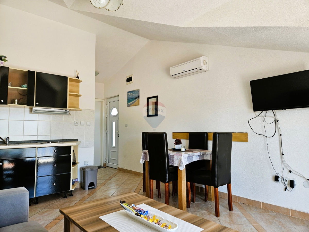 Apartmajska hiša s pogledom na morje, Rogoznica