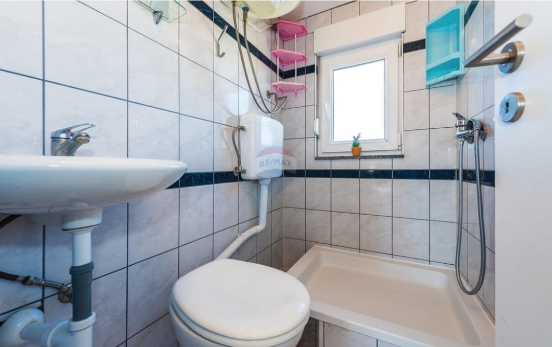 Apartmajska hiša s pogledom na morje, Rogoznica