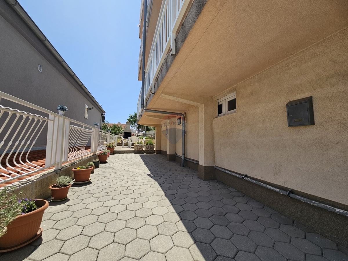 Apartmajska hiša s pogledom na morje, Rogoznica