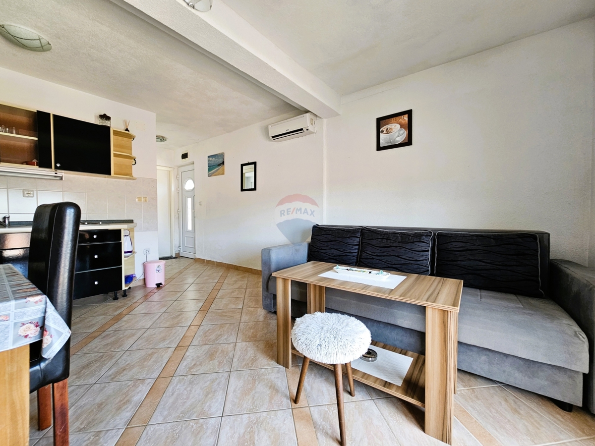 Apartmajska hiša s pogledom na morje, Rogoznica