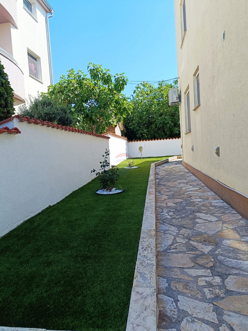 Stanovanje / Apartma Vodice, 81,85m2