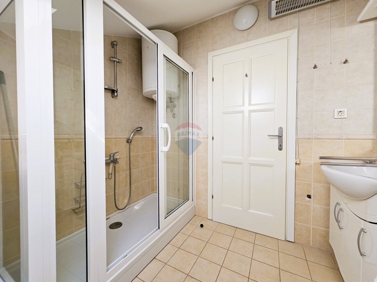 Dvoetažno stanovanje 71 m2, Rogoznica