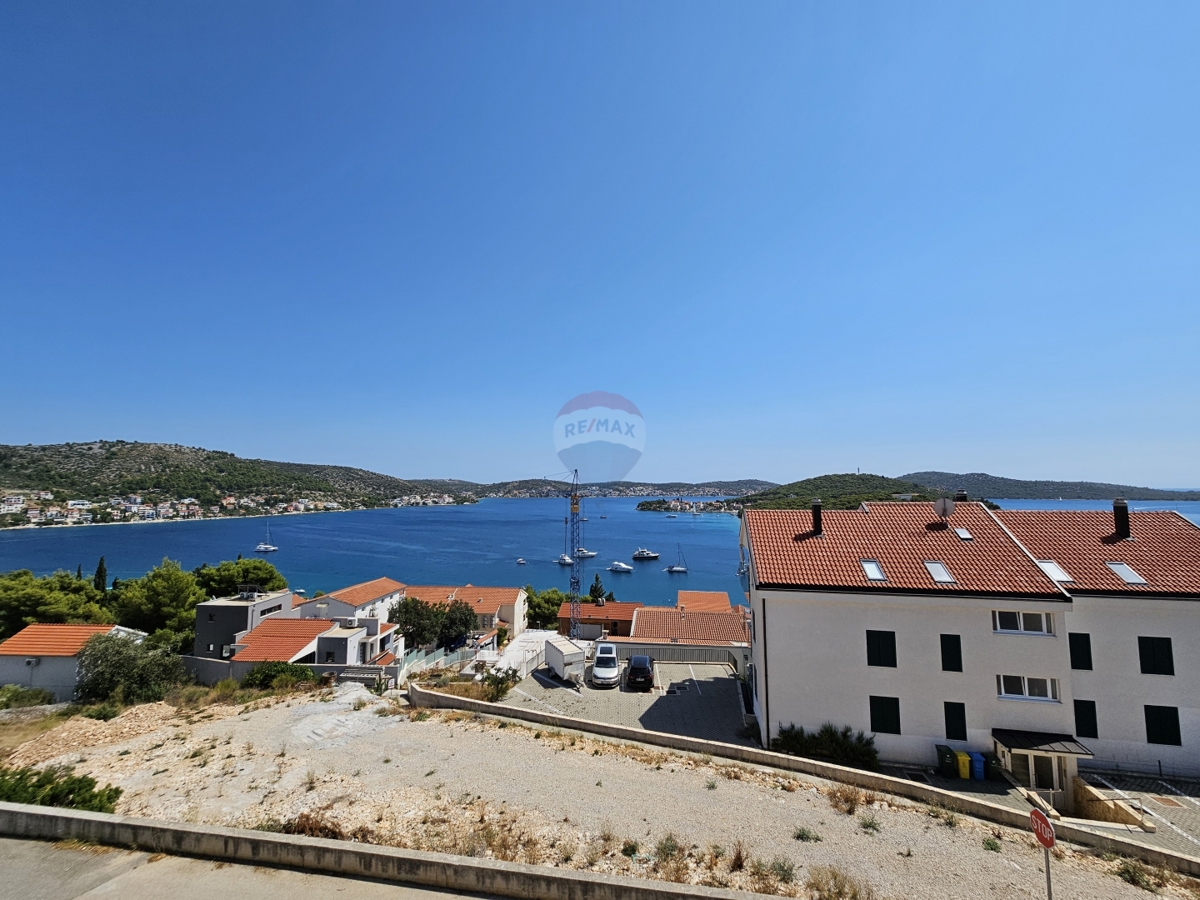 Dvoetažno stanovanje 71 m2, Rogoznica